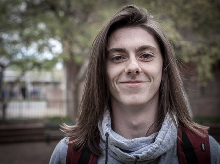 1/100 sec at f / 4.0